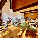 92 Grand Familial 8 Pax Chalet *